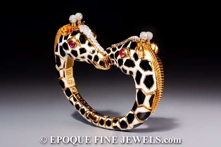 A magnificent twin giraffe bracelet of crossover design